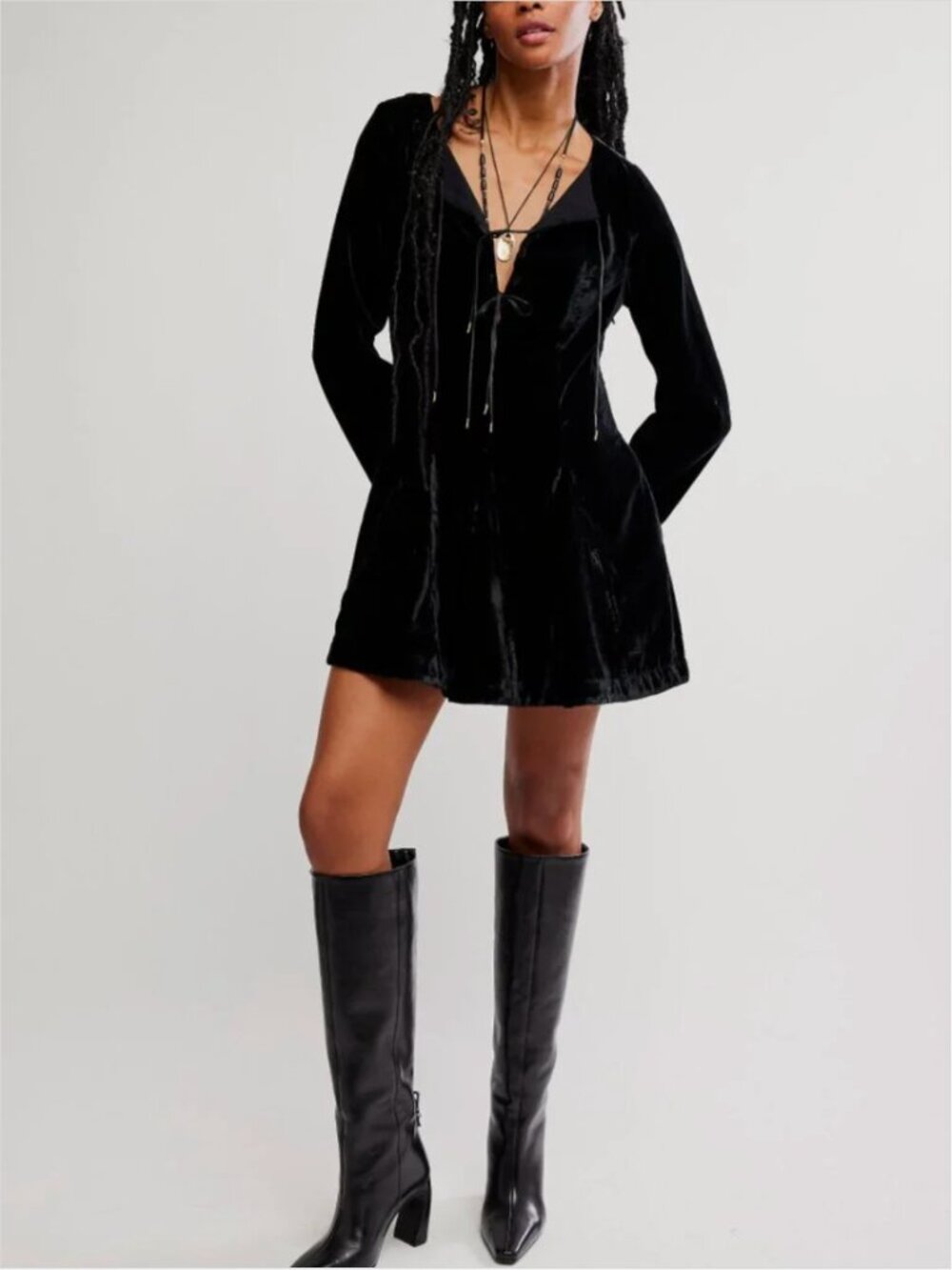 FREE PEOPLE NWT Linney Velvet Mini / Black